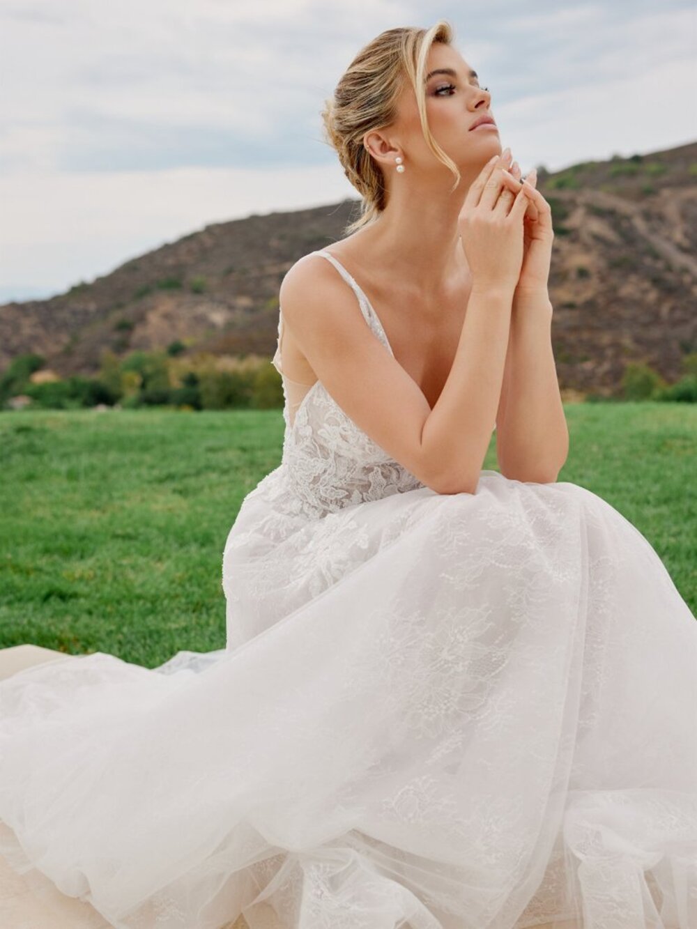 NEW WHITE___NUDE Tulle & Lace Wedding Dress Floor Length With Train JE1060L